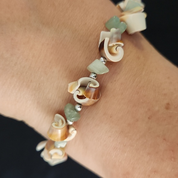 Seashell bracelet - Picture 2 of 3